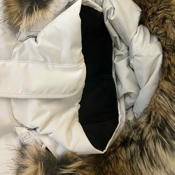 Obermeyer Tuscany II jacket size 6P. Beautiful, pristine Like New. Zero marks. - Picture 11 of 14